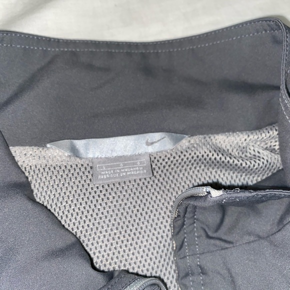 Nike athletic jacket - Picture 2 of 4